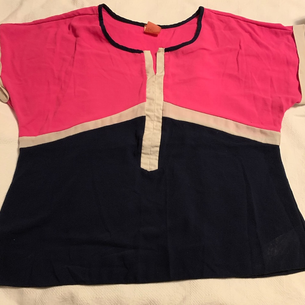 Ladies shirt sizes large